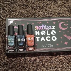 Holo Taco X Safiya Box + 3 Polishes